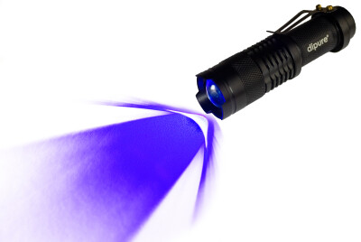 dipure® UV-Taschenlampe (365nm) - zum leichten finden von Flecken