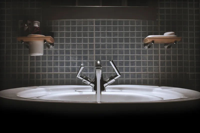 Abfluss stinkt! – Was gegen einen stinkenden Abfluss hilft.